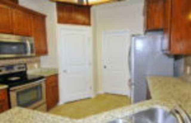 16138 Coralvine St Gallery 3