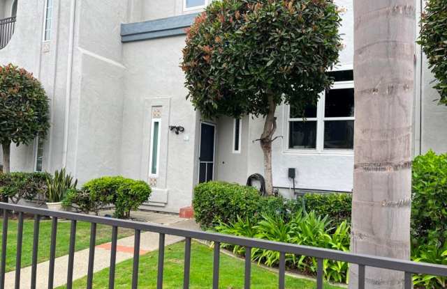 2Bed/2.5Bath Condo Near Downtown Oceanside~ N. Cleveland photos photos