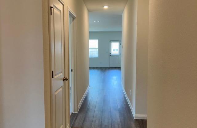 Keen 4 Bedroom, 3 Bath, 1-Story Home in Kyle Gallery 3