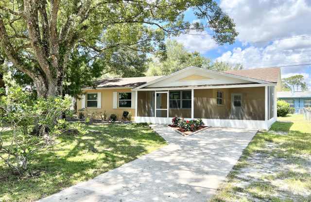 1120 NE 24TH TER - 1120 Northeast 24th Terrace, Gainesville, FL 32641