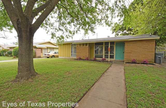 1601 Corona Drive Gallery 2