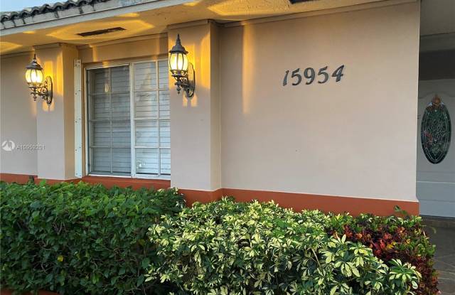 15954 SW 81st Ter Gallery 3