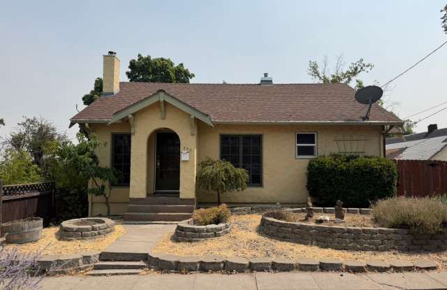 2 Bedroom 1 Bathroom Home - Located Near Downtown! photos photos 2 Bedroom 1 Bathroom Home - Located Near Downtown! photos photos