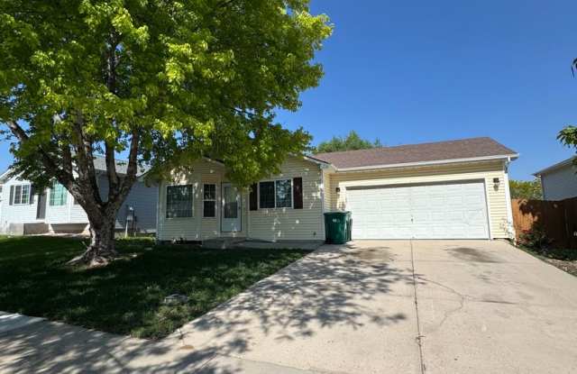 Beautiful 4 bedroom house avail 6/12 photos photos