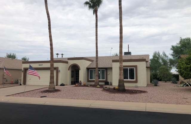 Welcome to this charming 2-bedroom, 2-bathroom home located in the desirable Leisure World a 45+ Active Adult Resort Community.  Available May through October 2026, then April 2027! Gallery 3