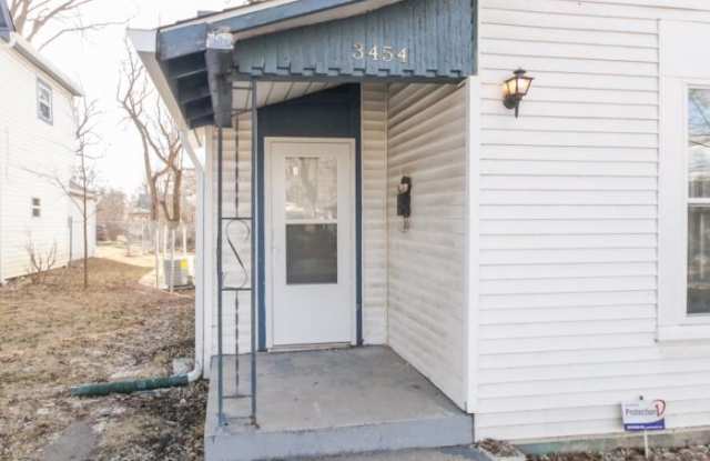3454 Graceland Ave Gallery 2
