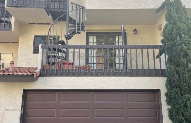 **Beautiful 2 bed / 2.5 bath Town Home in Carlsbad La Costa - Available 08/01** - 2364 Altisma Way, Carlsbad, CA 92009