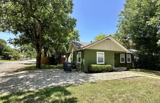1821 Live Oak photos photos