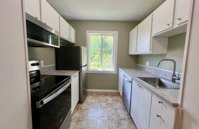 1 Bedroom, 1 Bathroom Apartment In Desirable Location! photos photos