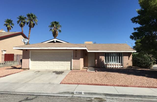 Gorgeous 4Bed/2Bath, 1-Story Home located in the West part of the valley photos photos