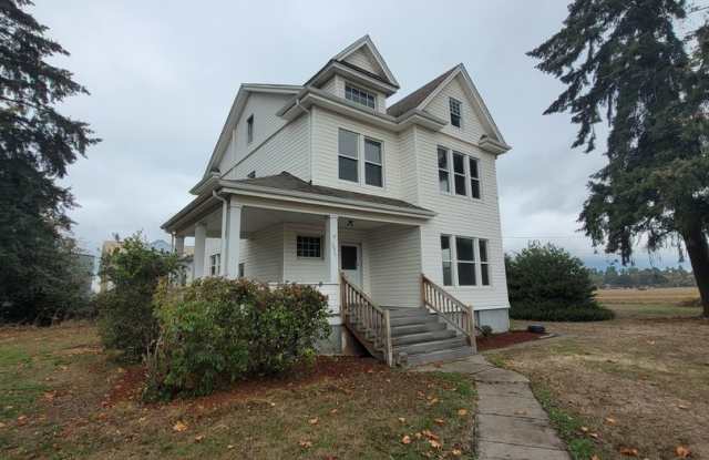 Cozy 4 Bed, 1.5 Bath Country House in Jefferson - 15361 Jefferson Highway 99E Southeast, Marion County, OR 97352