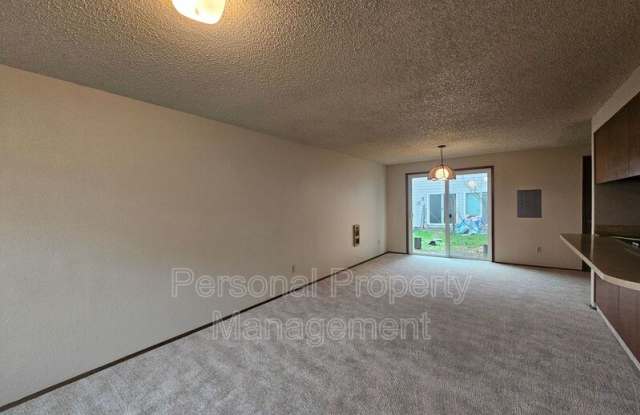 7310 NE 16th Ave - 7310 Northeast 16th Avenue, Hazel Dell, WA 98665