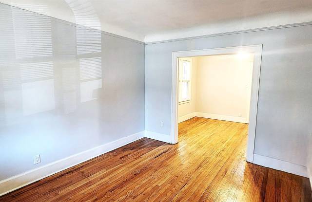 914 Beaconsfield Avenue Gallery 4