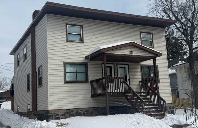 Duluth, MN 3 Bed, 1 Bath - 412 North 15th Avenue East, Duluth, MN 55812