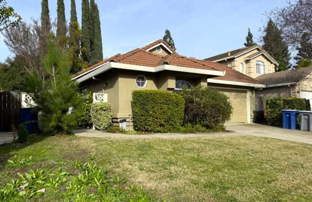 Adorbs 3/2 available NOW!!! photos photos