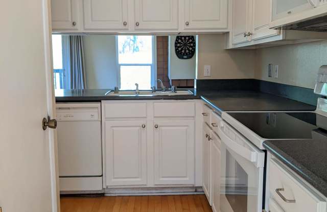 105 Ascot Court, Unit B photos photos