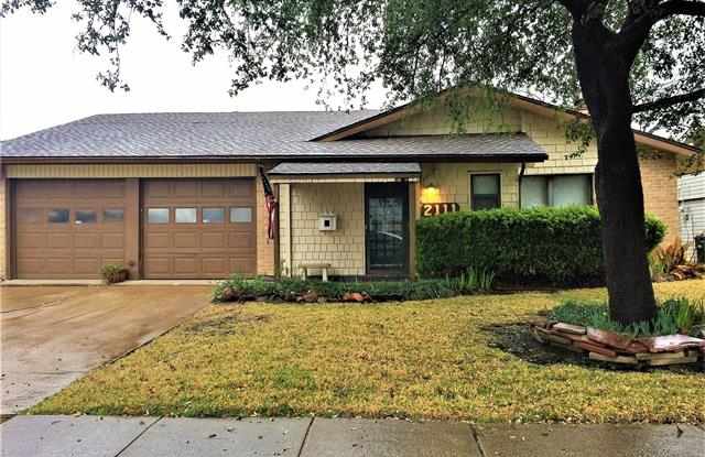 2111 Willow Lane - 2111 Willow Lane, Plano, TX 75074