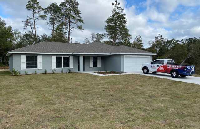 Desirable SW Ocala Neighborhood 4/2/2 *WON'T LAST* Gallery 3