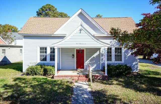 Four Bedroom Home! - 306 West Broad Street, Dunn, NC 28334