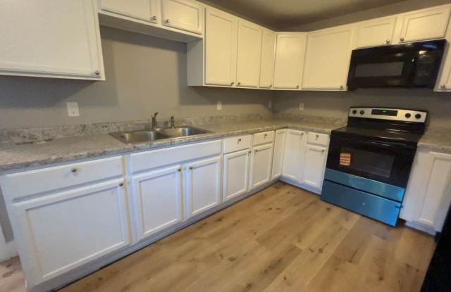 818 Charlotte St photos photos