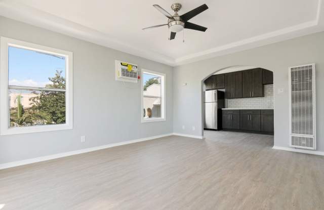 3 Bed / 2 Bath Apartment in City Terrace Gallery 1