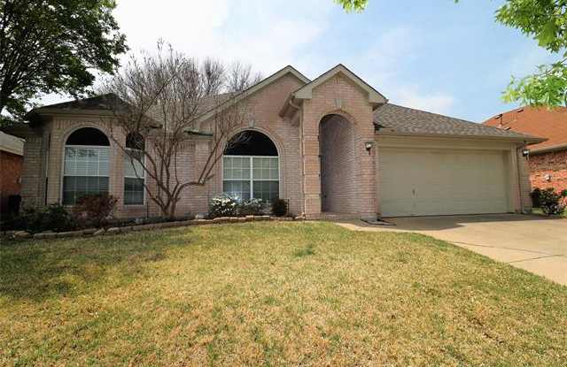 240 E Lynn Creek Drive Gallery 2