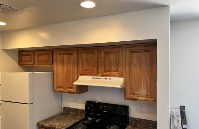 1310 North Catalina Avenue - 2 photos photos