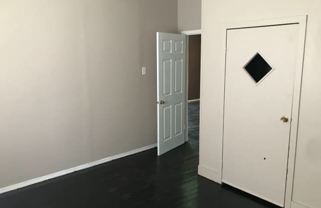 2906 E. Eleventh Avenue Gallery 4