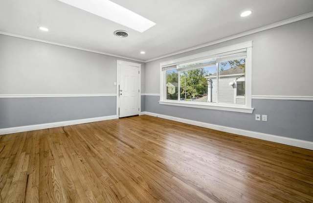 9 Constitution Avenue Gallery 4