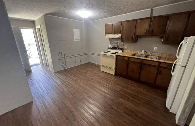 1 bed 1 bath $750 per month Coming Soon photos photos