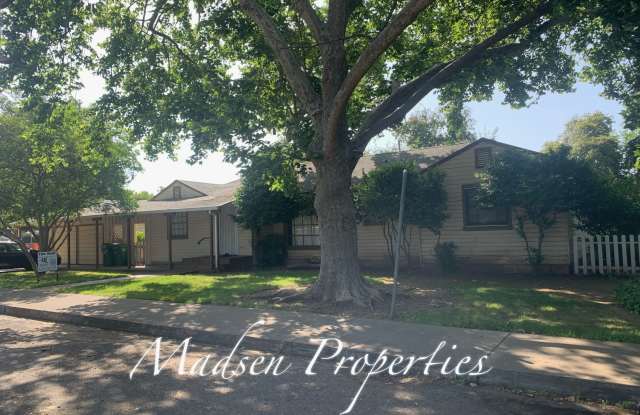 623 Stadium Way photos photos