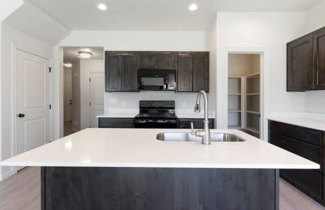 Beautiful 3Bed 2.5Bath Townhome in Spanish Fork! - 732 North Old Fort Drive, Spanish Fork, UT 84660