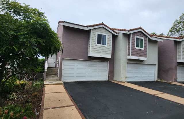 *** MOVE IN SPECIAL, $500 OFF FIRST MONTH'S RENT *** 3 Bedroom Townhouse in Solana Beach - 809 Highland Drive, Solana Beach, CA 92075