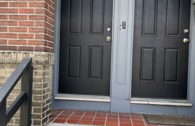 2818 Meramec St. 2nd FL - 2818 Meramec Street, St. Louis, MO 63118