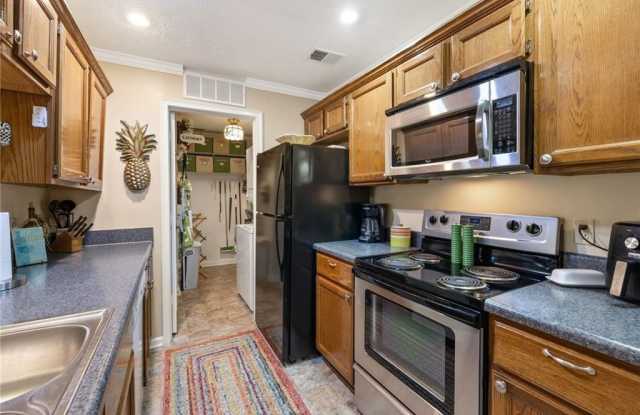 525 Warm Springs Circle Gallery 3