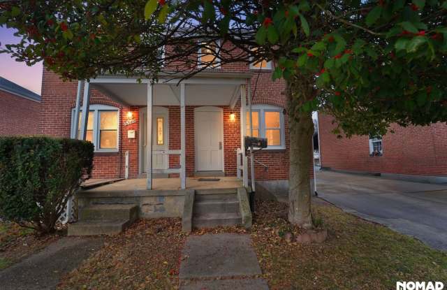 Charming 2BR Townhome in Parkville photos photos
