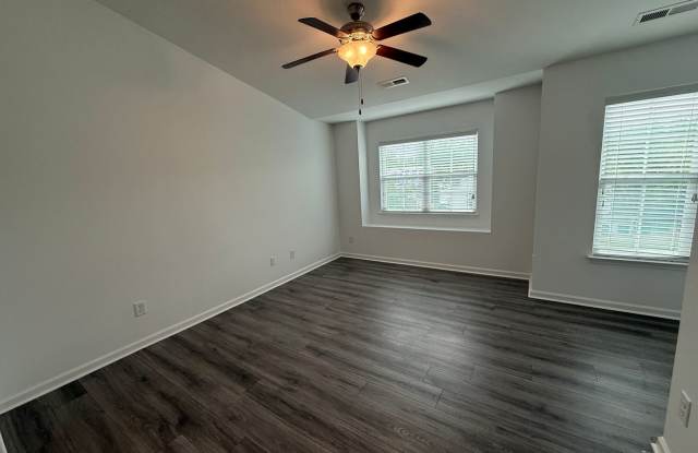 Wyngate Townhouse for Rent $500.00 First Mo Rent Gallery 4