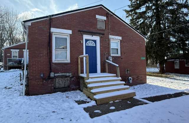 1729 Shawnee Ave SE photos photos