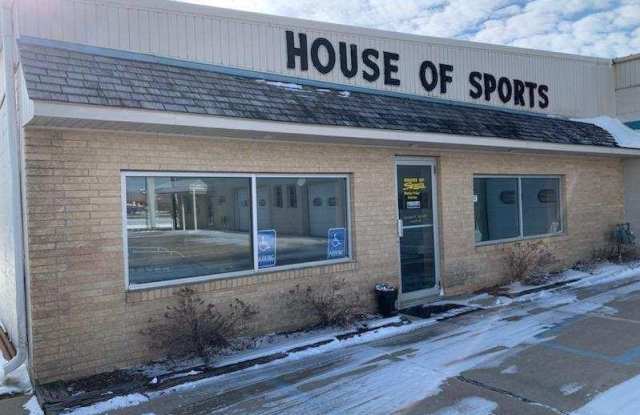 3431 4th SW - 3431 4th Street Southwest, Mason City, IA 50401