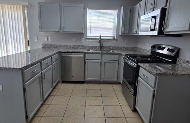626 LIMESTONE FLT Gallery 3