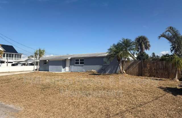 818 Bayview Dr photos photos