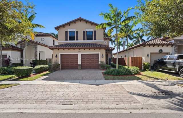 2380 NE 1st St photos photos