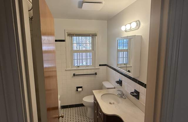 4305 Westport Road - 4305 Westport Road, Windy Hills, KY 40207