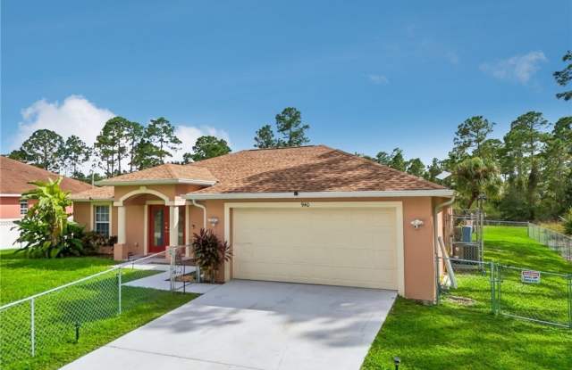 940 Belmont Street E photos photos