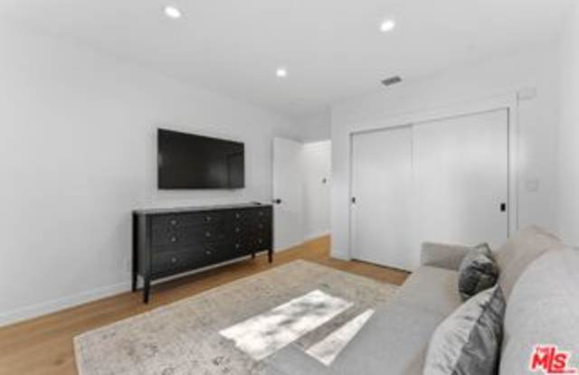 8833 Ashcroft Avenue - 8833 Ashcroft Avenue, West Hollywood, CA 90048