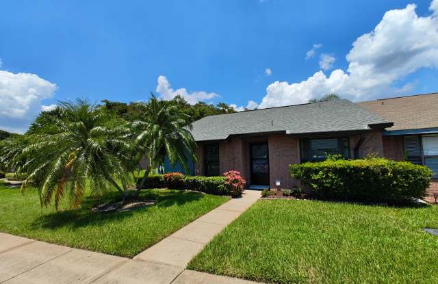 Waterfront Townhome in King Oak Villas - 2640 King Oak Circle, St. Cloud, FL 34772