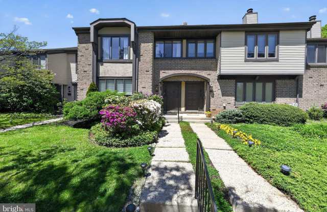 8 INDEPENDENCE Place photos photos