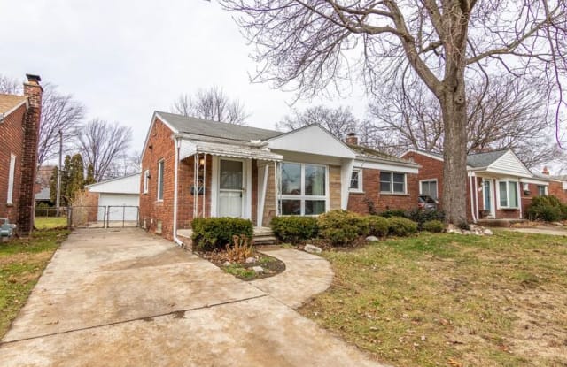 2000 Woodside Drive photos photos