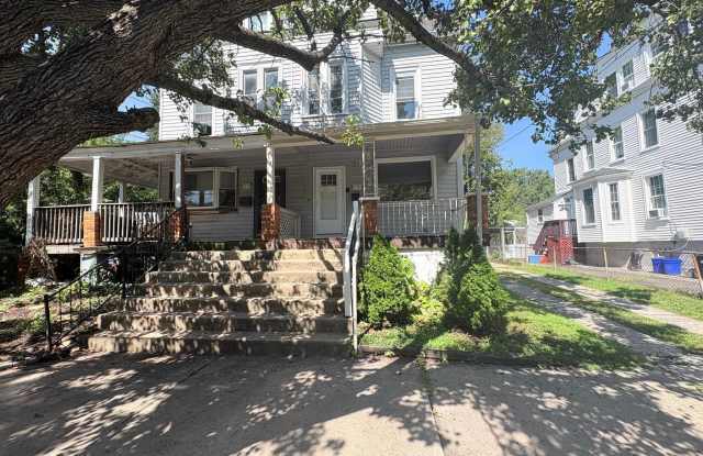 19 LINCOLN Avenue Gallery 1