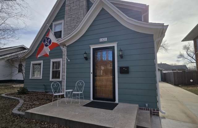 1321 West University Avenue photos photos